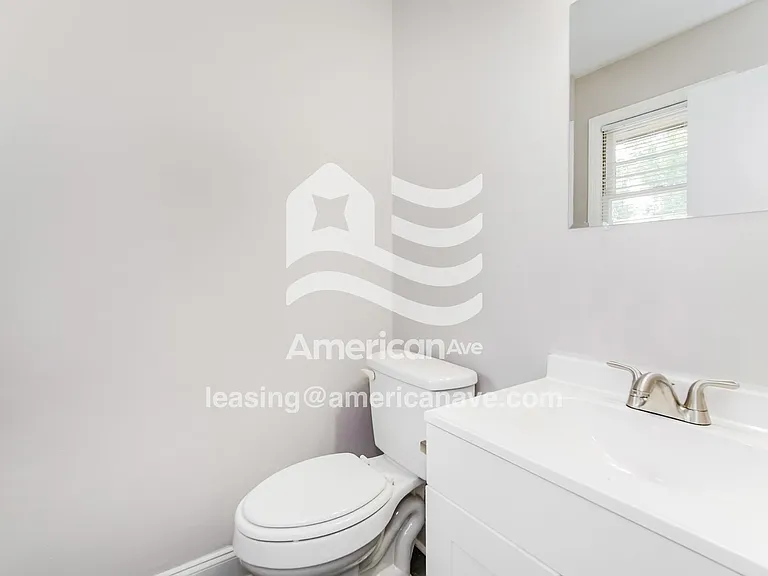 1483817_011_main_bathroom_12693041.jpg