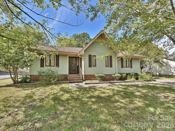 7422 Bradgate Rd, Charlotte, NC 28217