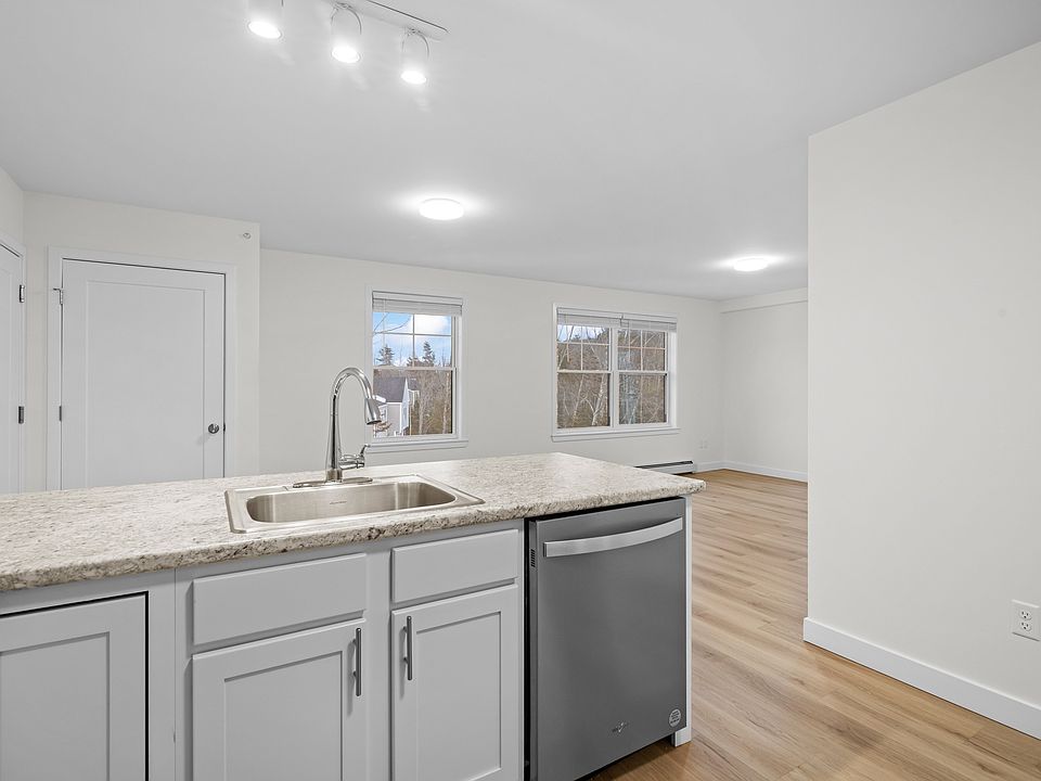 Carriage Walk Apartments 3 Carriage Walk Ln Scarborough ME Zillow