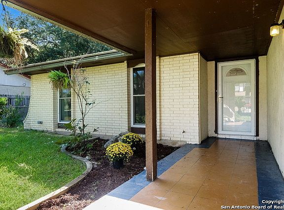 3rd image of 4326 Treehouse Dr