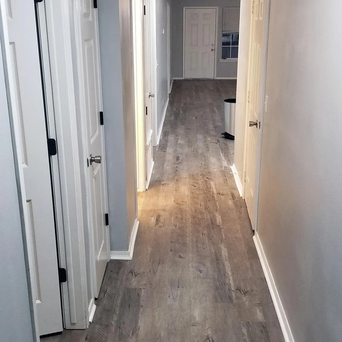 2423 W Gum St — Photo 2