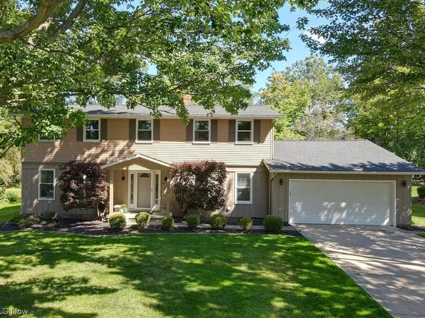 32605 Stony Brook Ln, Solon, OH 44139