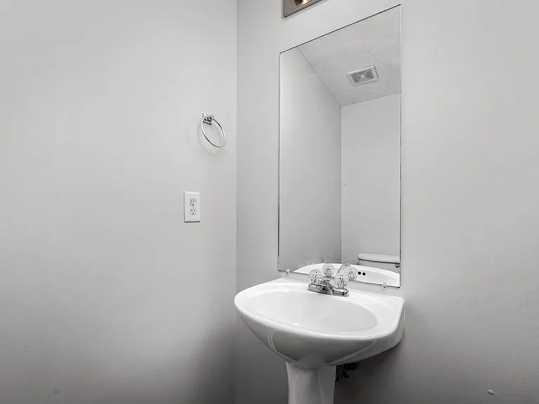 340 Stewarts Landing Cir — Photo 16