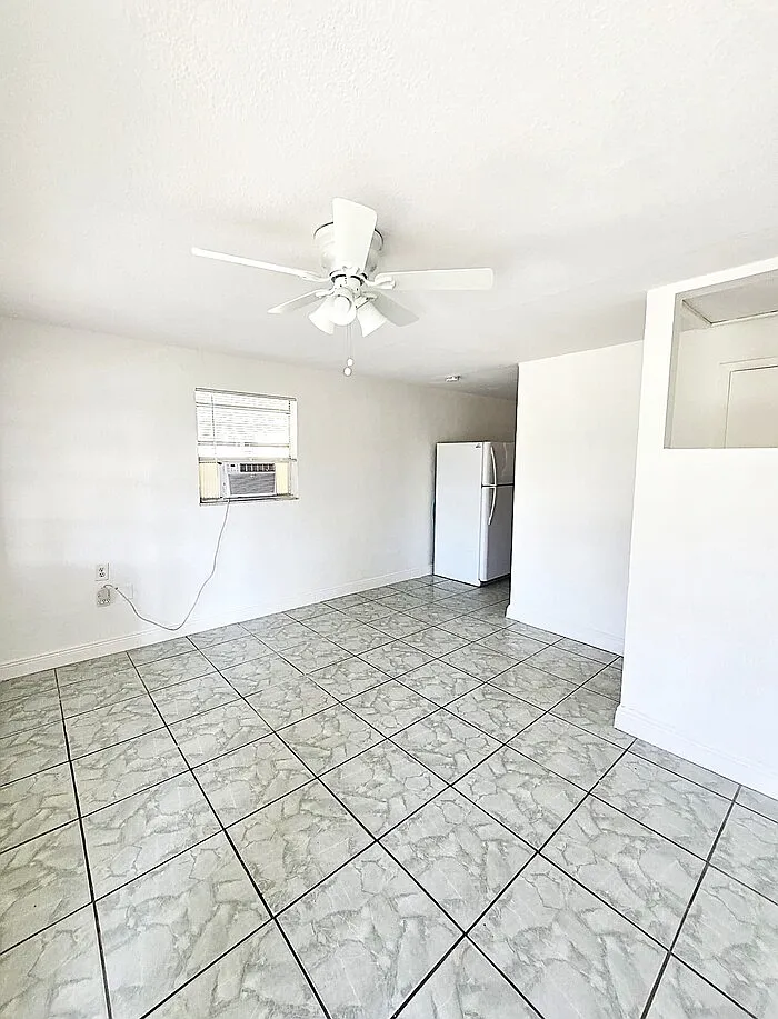2 bed, 1.0 bath, $1,100 — Photo 4