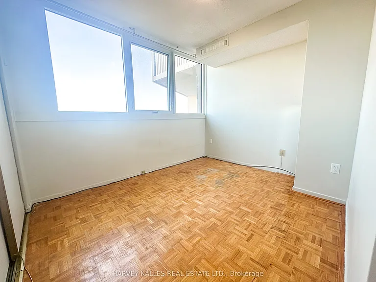 150 Neptune Dr #704 — Photo 29
