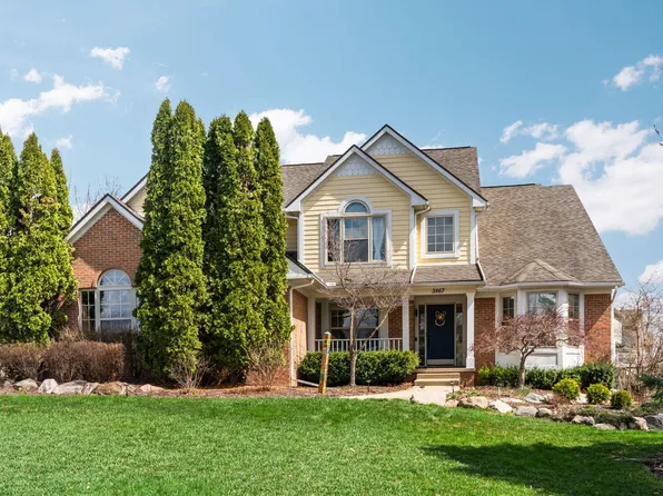 3867 Steamboat Ct, Ann Arbor, MI 48108
