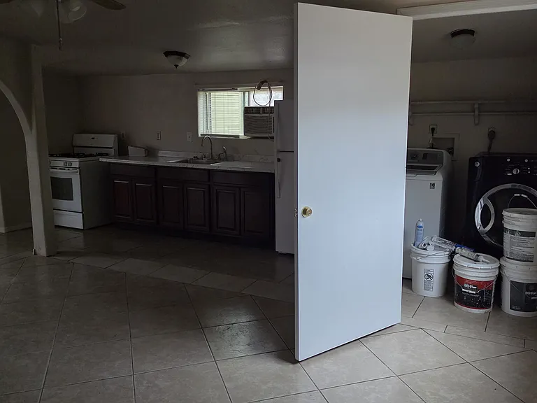 240 N Davis Canyon Loop — Photo 3