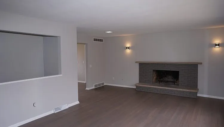 222 S Whitney Way — Photo 5