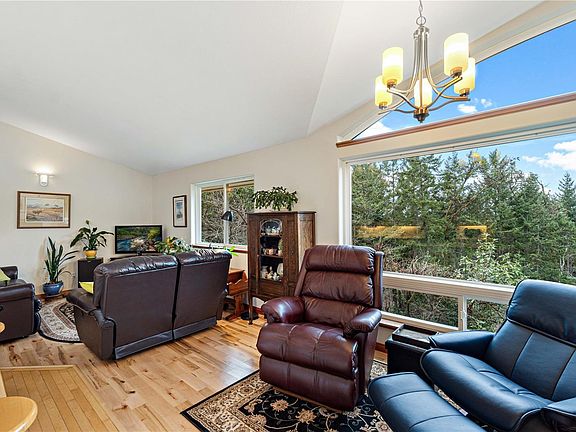 3rd image of 1990 Rena Rd