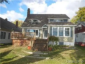 3011 Pointe Tremble Rd photo 1