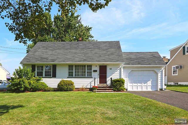 16 Saint Michaels Pl, Clifton, NJ 07013