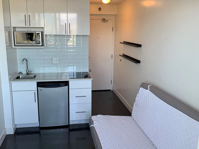 1125 W 12th Ave — Photo 8