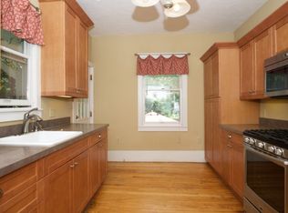 729 Middle St, Portsmouth, NH 03801