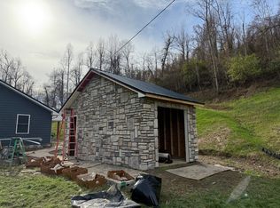 2050 Miller Rd, Huntington, WV 25701