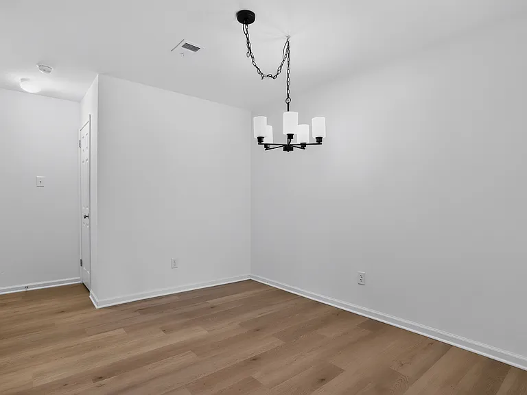 69 Ramsgate Ct — Photo 20