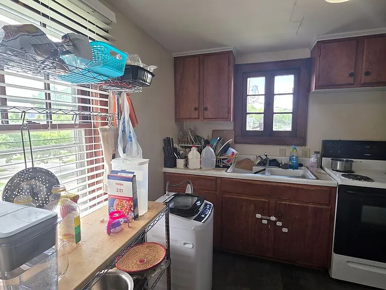 308 S Willow St — Photo 5