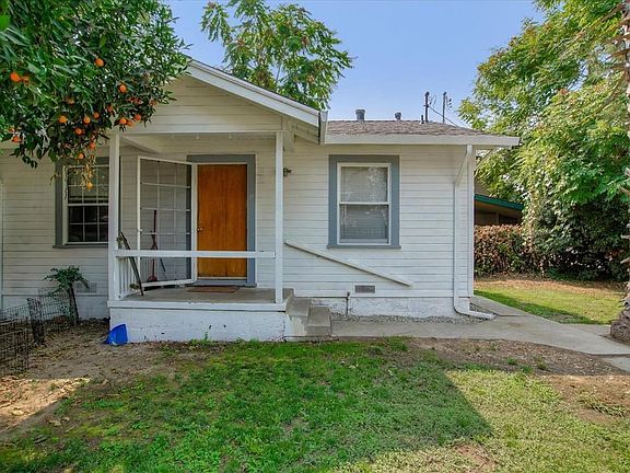 YC4C- one-bedroom cottage; Front View