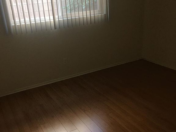 3rd image of 109 N Screenland Dr #C