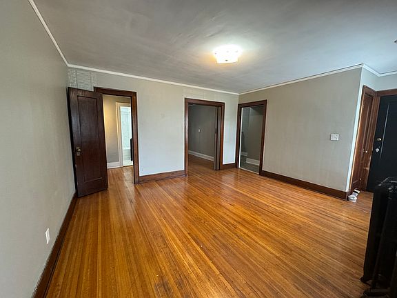 3rd image of 5102 Capitol Ave #2