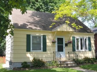 302 Clover Ridge Dr, Syracuse, NY 13206