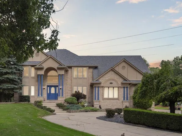 56764 Jewell Rd, Shelby Township, MI 48315