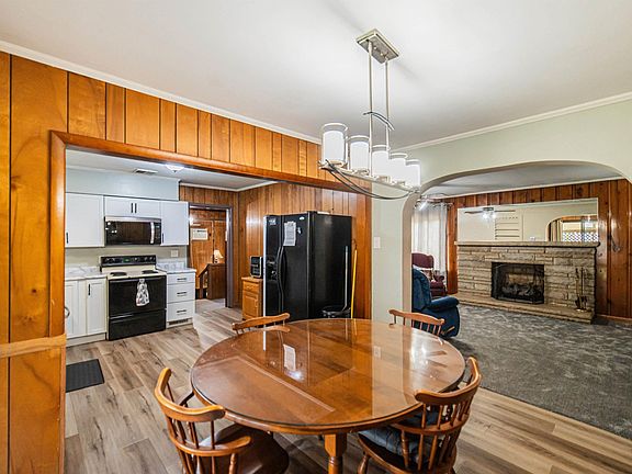 3rd image of 205 Lindberg St
