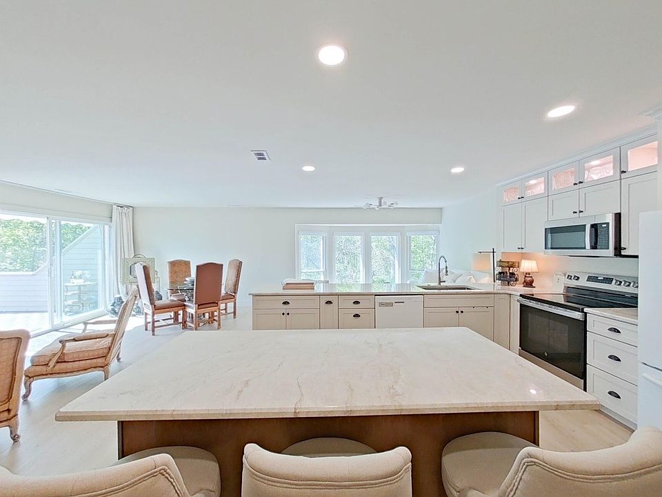 1st image of 8159 Colony Dr APT 23
