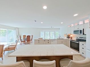 8159 Colony Dr APT 23, Grosse Ile, MI 48138