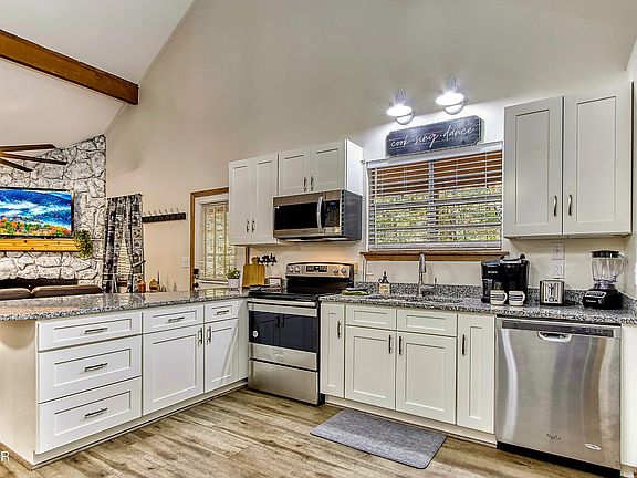 5th image of 2275 Lones Branch Ln