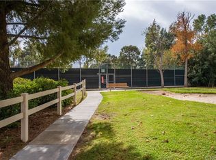 26231 Rainbow Glen Dr, Newhall, CA