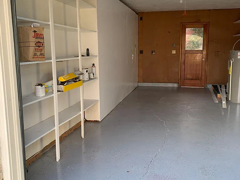 390 Laurel St — Photo 4