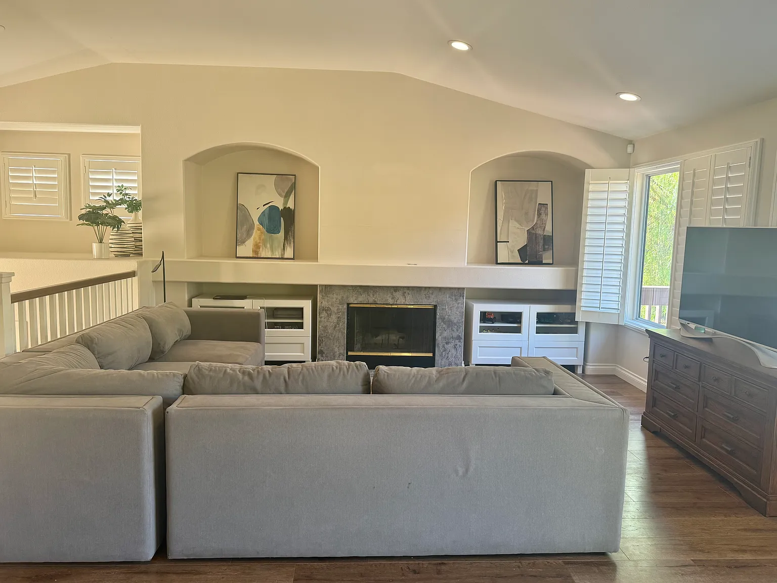 3 bed, 2167 sqft, $4,200 — Photo 4