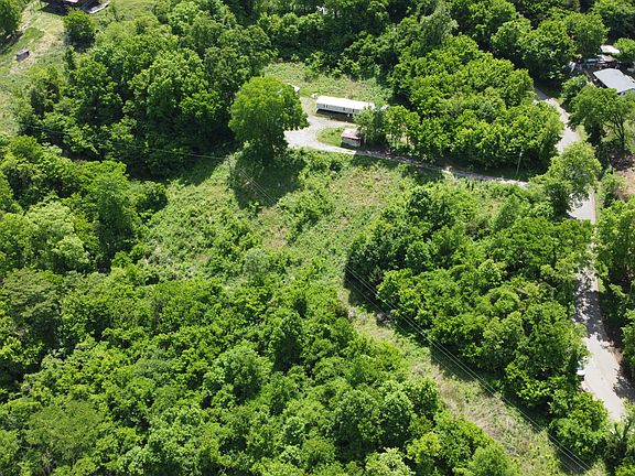 4th image of 801 Old Highway 25e