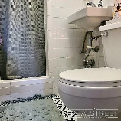 Rented by Real Street Inc | media 13