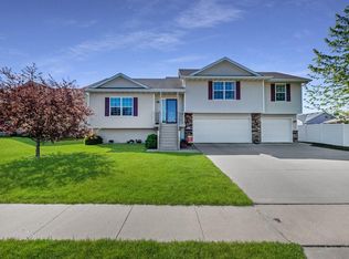 411 SW 30th St, Ankeny, IA 50023