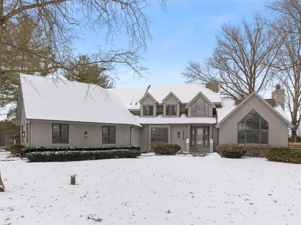 8S510 Oxford Ln, Naperville, IL 60565