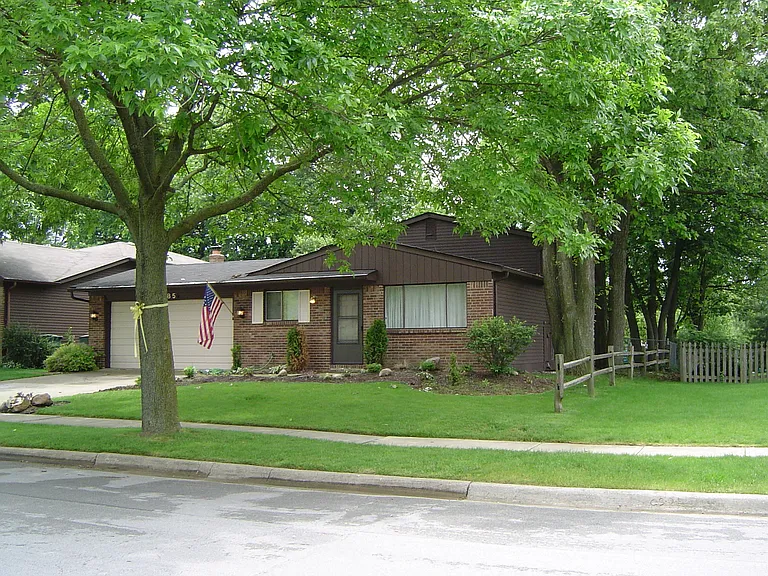2185 Heatherfield Ave — Photo 2
