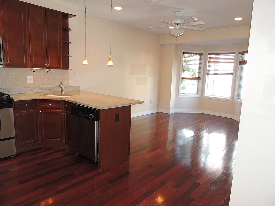 kitchen/living room