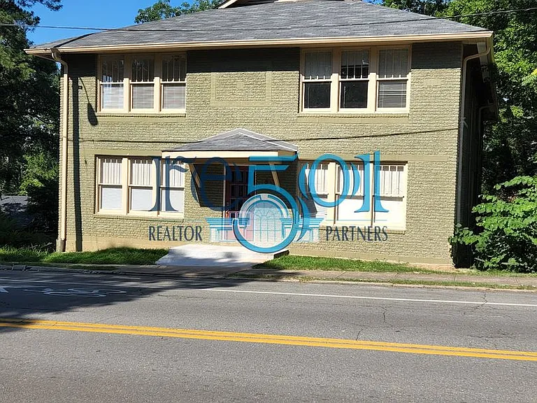 1305 Kavanaugh Blvd #A — Photo 1