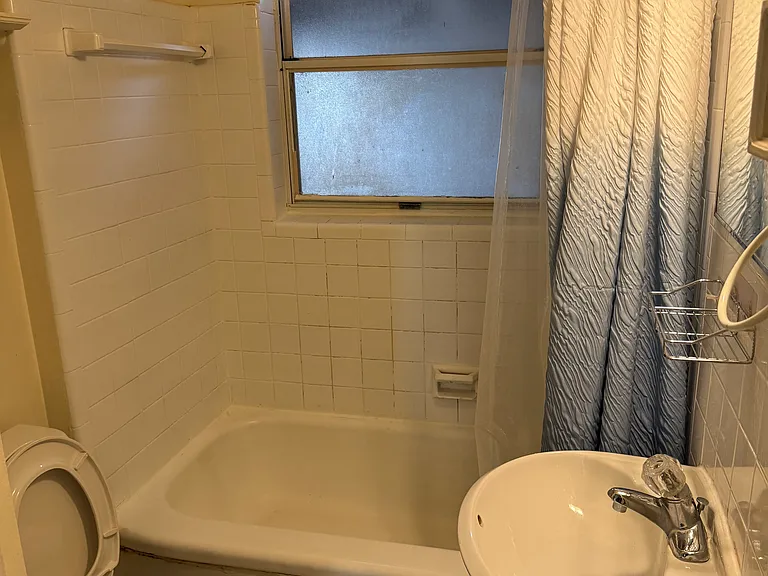 2420 Oberlin Ave — Photo 5