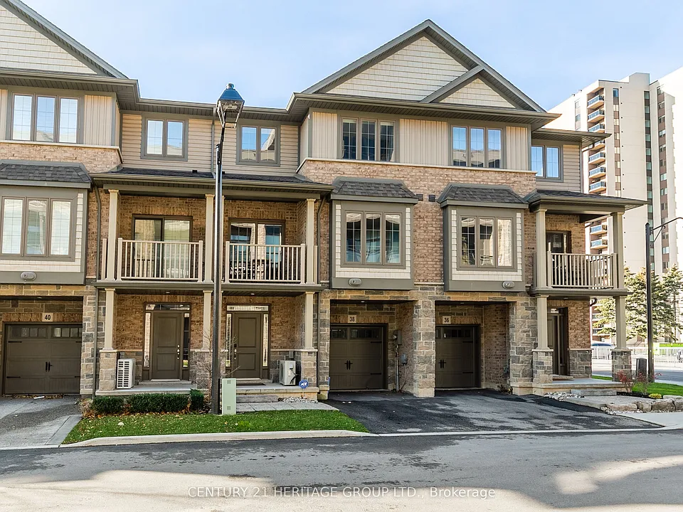 38 Southshore Cres