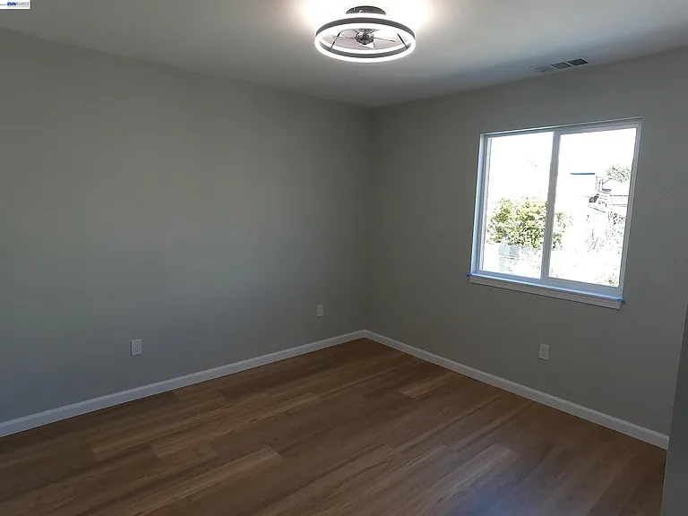 722 Foothill Blvd — Photo 11