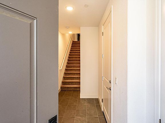5th image of 324 Pear Tree Terrace #B