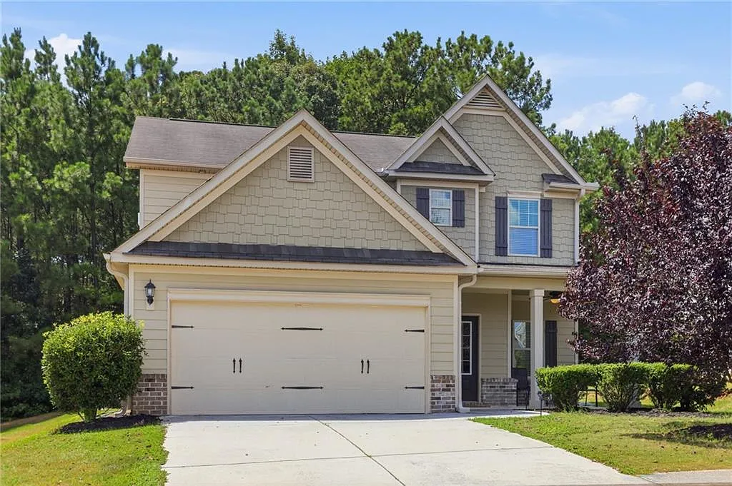 4 bed, 3.0 bath, 2296 sqft, $2,500 — Photo 1