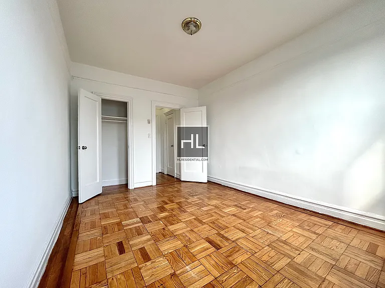 2013 83rd St #D3 — Photo 15