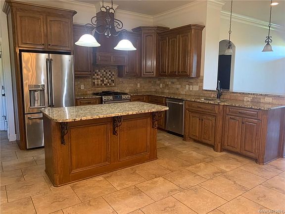 4th image of 207 Arrowhead Dr