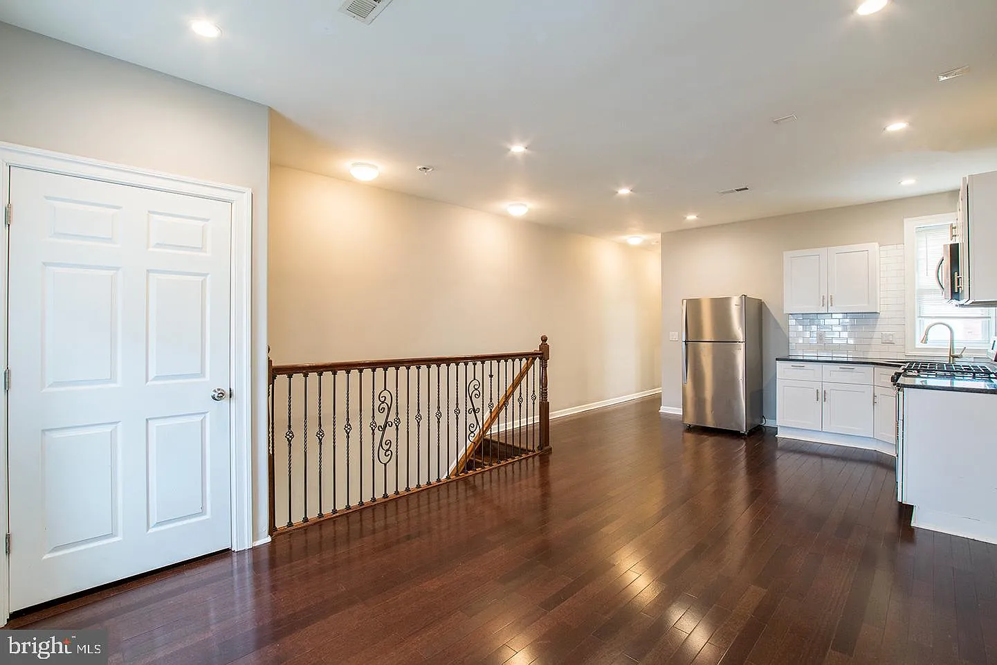 2 bed, 1.0 bath, $1,195 — Photo 4