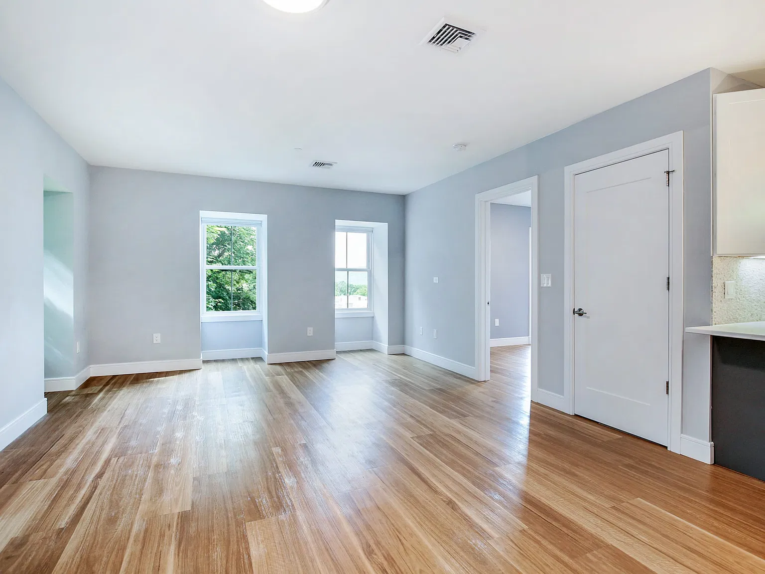 2 bed, 1.0 bath, 870 sqft, $3,950 — Photo 1