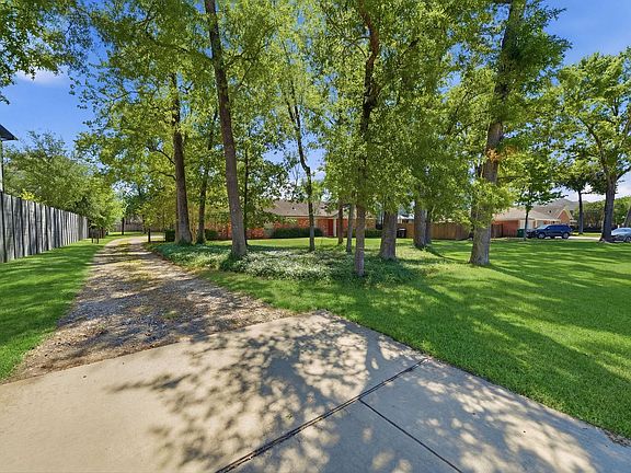 2nd image of 1500 Jacquelyn Dr #1501