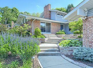 1260 Sylvandale Rd, Mendota Heights, MN 55118